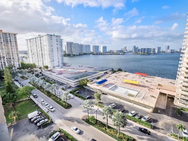 APT-1414 - 250 174 Th St, Condo with 1 bedrooms, 2 bathrooms and null parking in Sunny Isles Beach FL | Image 6