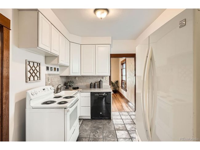 827 S Sherman St, House other with 2 bedrooms, 1 bathrooms and null parking in Denver CO | Image 17