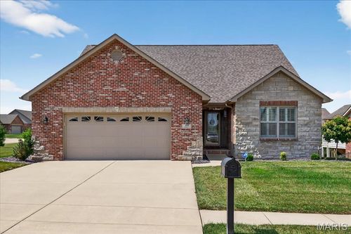 201 Yukon Ct, Waterloo, IL, 62298-5619 | Card Image