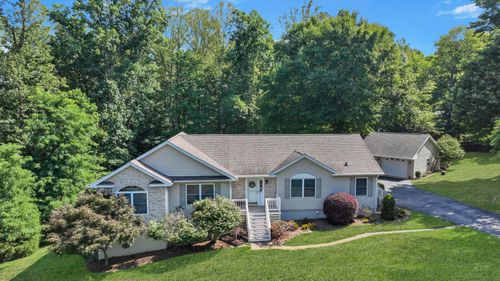 401 Whisperway Rd, Moneta, VA, 24121-2955 | Card Image