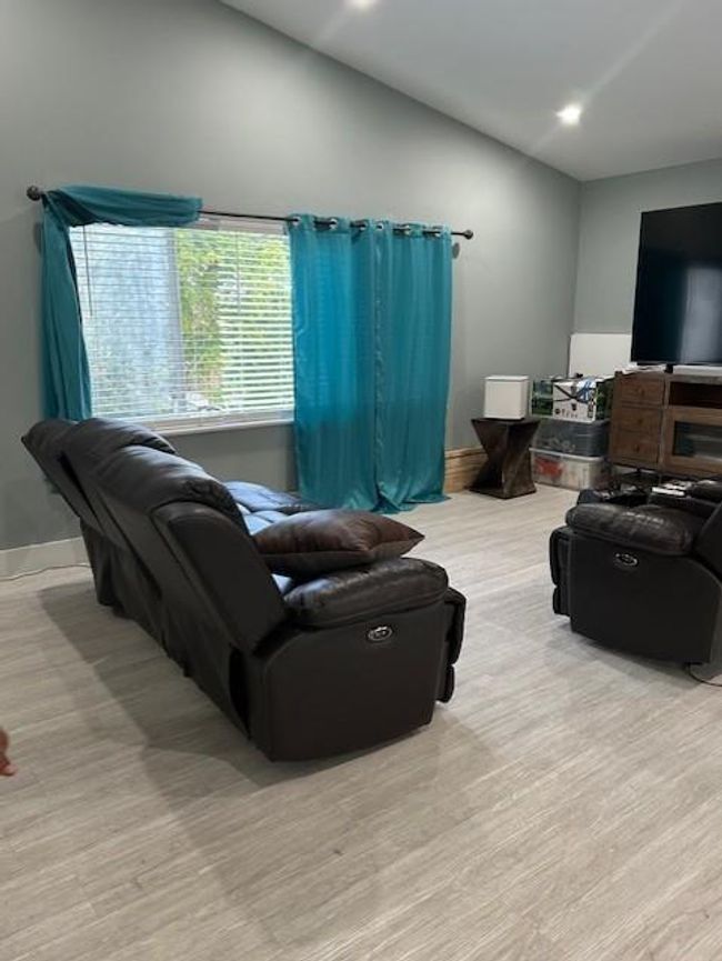 1951 Ne 28 Th Ct, House other with 3 bedrooms, 2 bathrooms and null parking in Lighthouse Point FL | Image 4