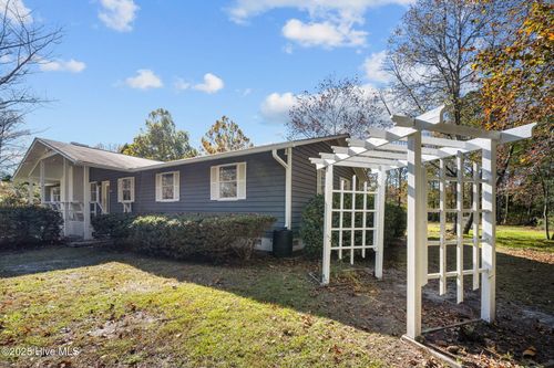 111 Scotch Bonnet Way, Hampstead, NC, 28443-2573 | Card Image