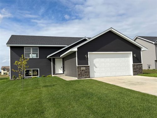 1825 Cypress Trl, New Richmond, WI, 54017-4000 | Card Image