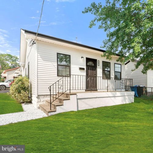 12 1st Ave, West Deptford, NJ, 08051-1634 | Card Image