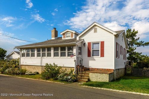 15 Riverview Rd, Monmouth Beach, NJ, 07750-1214 | Card Image