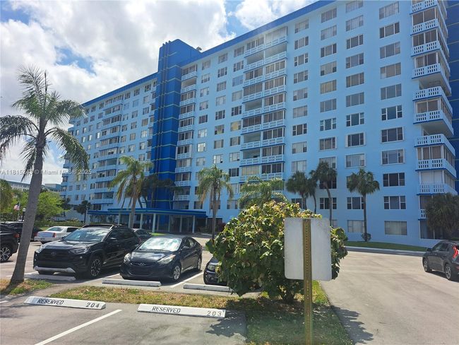APT-1014 - 4001 Hillcrest Dr, Condo with 1 bedrooms, 2 bathrooms and null parking in Hollywood FL | Image 26