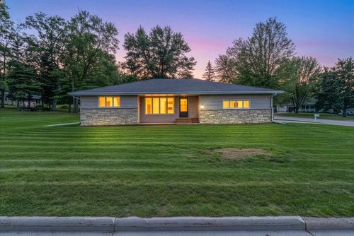802 E Ridlington Avenue, Shawano, WI, 54166 | Card Image