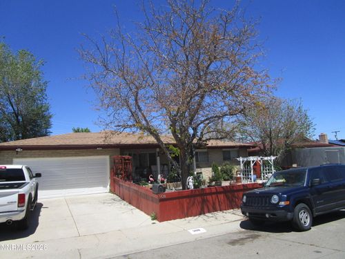 908 Ivy St, Carson City, NV, 89703-2318 | Card Image