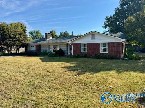 700 Meadowview St, Athens, AL, 35611-4745 | Card Image