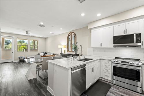 83 Jensen Ct, Thousand Oaks, CA, 91360-7449 | Card Image