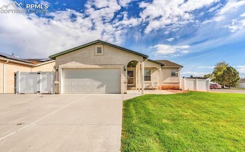 1 Hardwick Ct, Pueblo, CO, 81005-3518 | Card Image