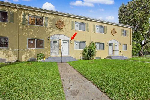 8466-8466 Nw 4th Ct, Miami, FL, 33150-2672 | Card Image
