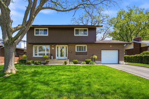 17 Jasmin Crescent, St Catharines, ON, L2T2B9 | Card Image