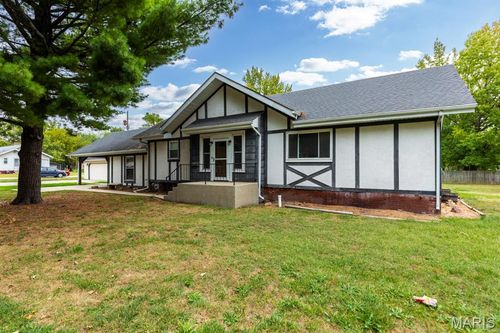 301 Park Ave, Gillespie, IL, 62033-1359 | Card Image