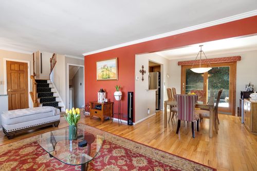 22 Pamela Ln, Valhalla, NY, 10595-1424 | Card Image