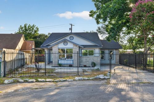 222 Vista Del Sur, San Antonio, TX, 78207-5652 | Card Image