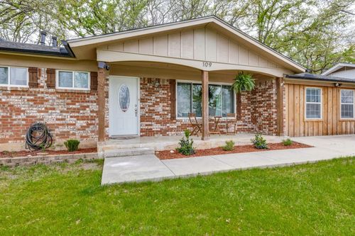 109 N Ash Ave, Azle, TX, 76020-3301 | Card Image