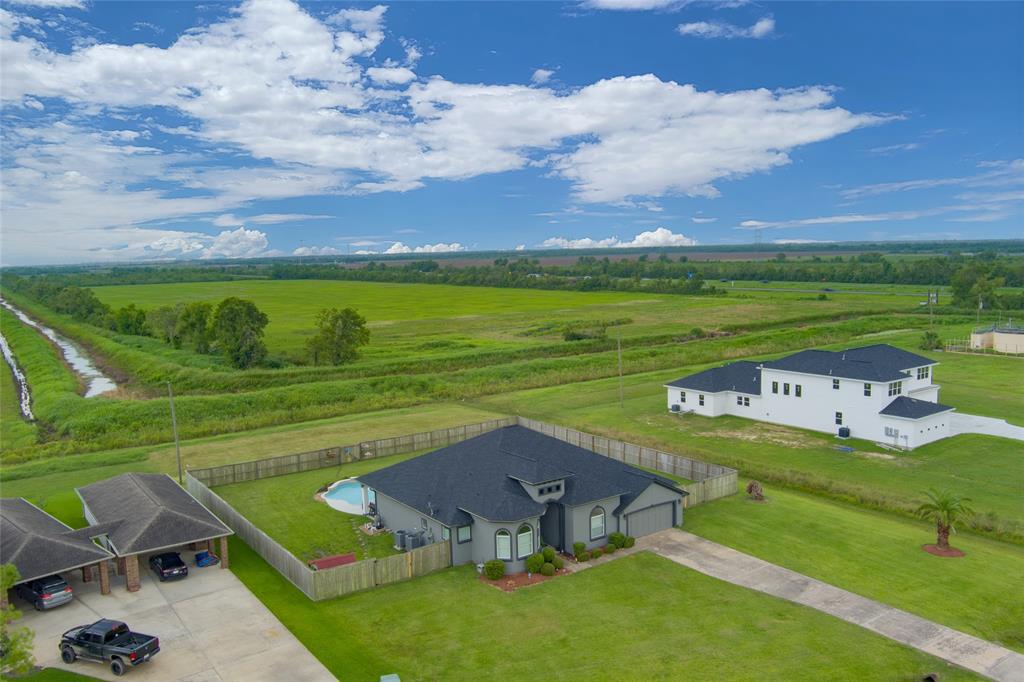 Trade Winds Ct, Rosharon, TX 77583