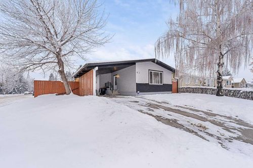 302 Adams Cres Se, Calgary, AB, T2J0T6 | Card Image