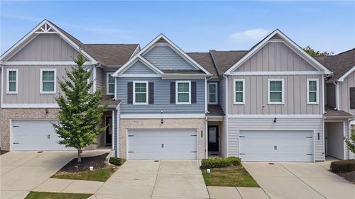 7548 Knoll Hollow Rd, Lithonia, GA, 30058-8260 | Card Image