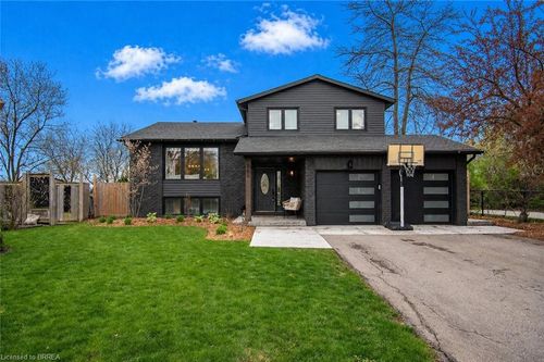 566 Moorelands Crescent, Milton, ON, L9T4B5 | Card Image