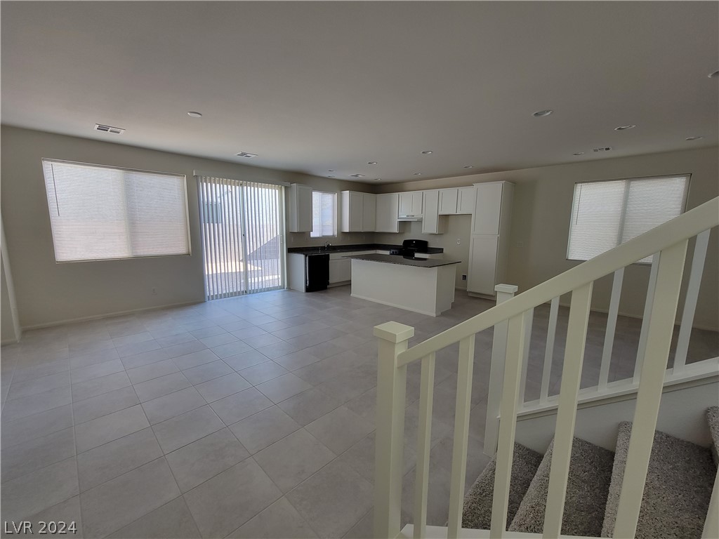 Oxford Blue Ave, Las Vegas, NV 89148