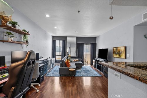 328-19350 Sherman Way, Reseda, CA, 91335-3768 | Card Image