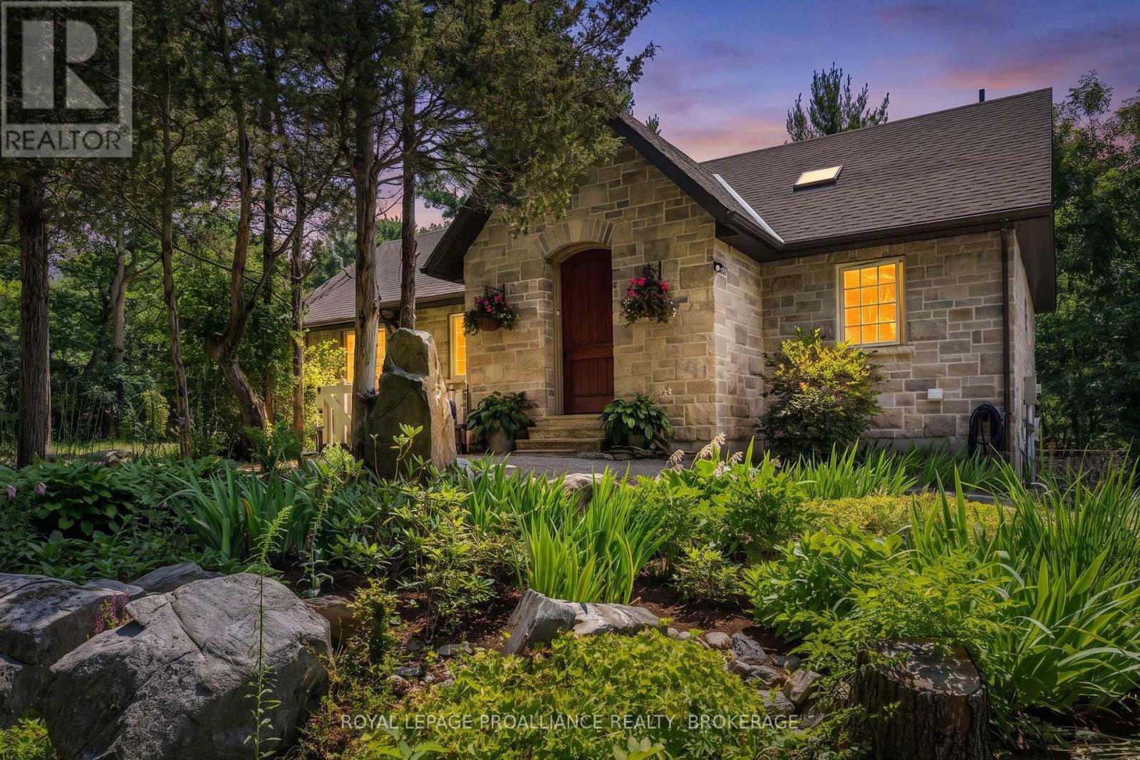 369 Old River Rd, For Sale in Mallorytown - eXp Realty