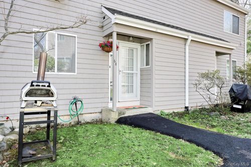 68 Hickory Hill Ln, Tappan, NY, 10983-1825 | Card Image