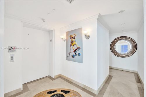 18b-2100 N Ocean Blvd, Fort Lauderdale, FL, 33305-1945 | Card Image