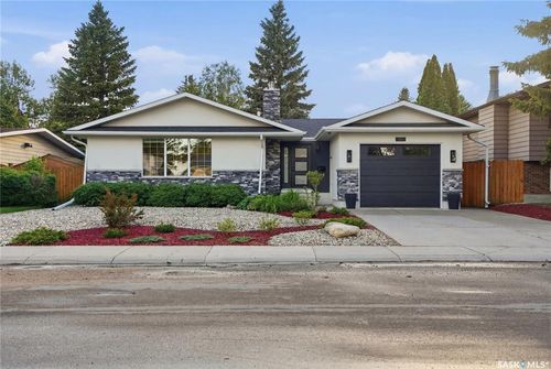 105 Sturgeon Drive, Saskatoon, SK, S7K4C3 | Card Image