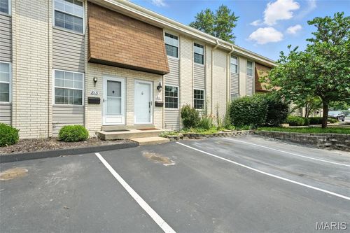 811 Wendevy Ct, Ballwin, MO, 63011-3048 | Card Image