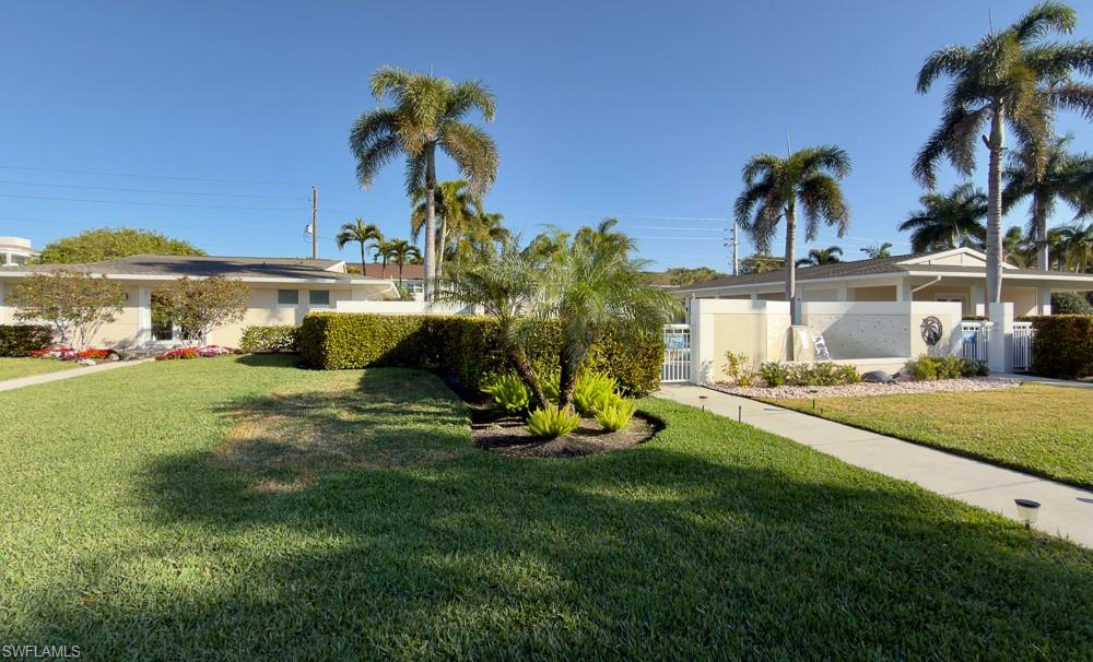 Residential in NAPLES 5