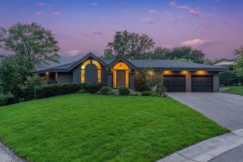 15446 Village Woods Dr, Eden Prairie, MN, 55347-1437 | Card Image