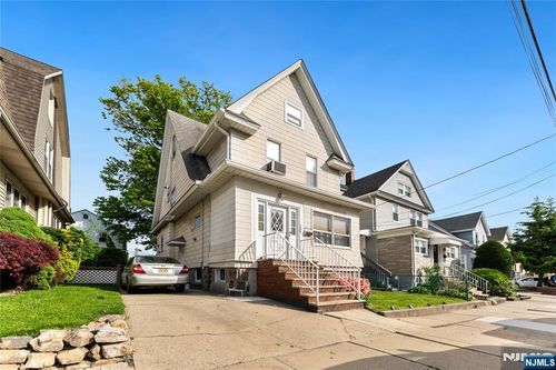 186 Oakwood Ave, Cliffside Park, NJ, 07010-1125 | Card Image
