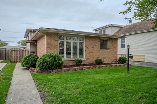 12111 S Justine Avenue, Chicago, IL, 60643 | Card Image