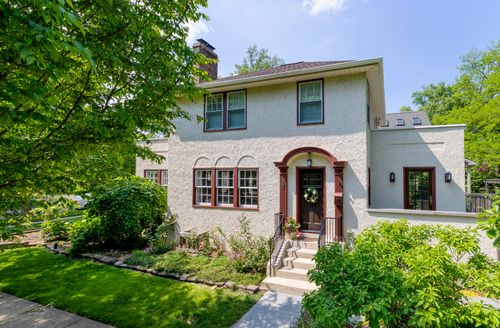 3055 Park Pl, Evanston, IL, 60201-1140 | Card Image