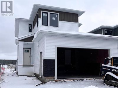 10653 133 Ave, House other with 3 bedrooms, 3 bathrooms and 4 parking in Grande Prairie AB | Image 1