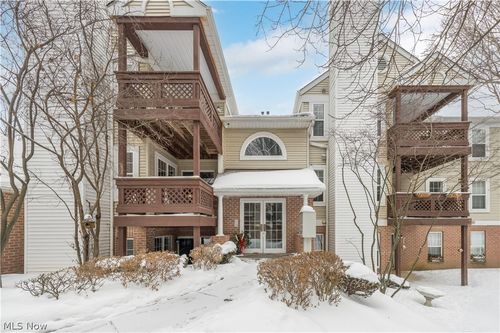 c3-23061 Brick Mill Run, Westlake, OH, 44145 | Card Image