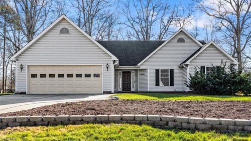 3011 Colony Dr, Jamestown, NC, 27282-9051 | Card Image