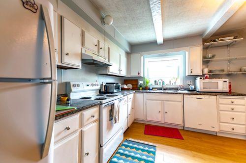 39 Prospect St, Manchester, NH, 03104-3523 | Card Image