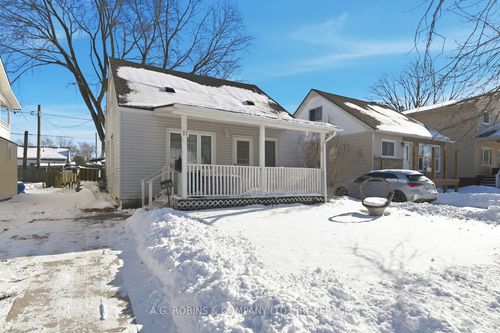 37 Mcnaughton Road, Welland, ON, L3B2R4 | Card Image