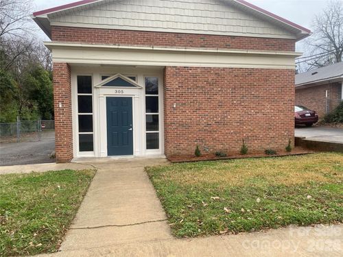 36-305 E Arch St, Lancaster, SC, 29720-2565 | Card Image