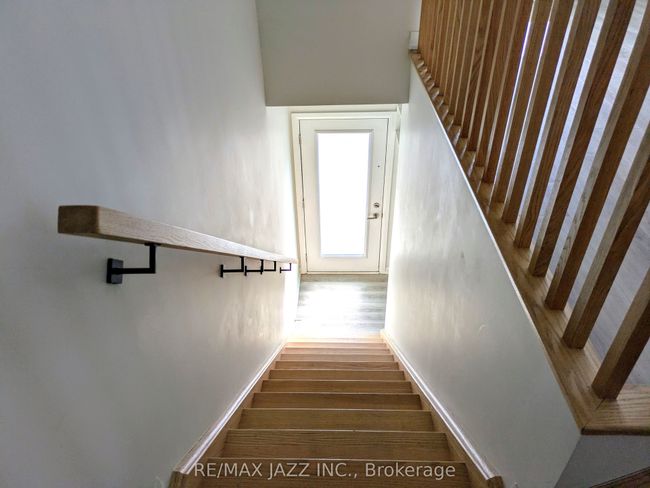 202 - 1303 Bayview Ave, Home with 2 bedrooms, 1 bathrooms and null parking in Toronto ON | Image 5