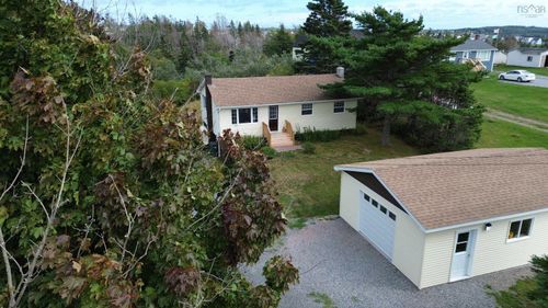 56 Riverdale St, Louisbourg, NS, B1C2J1 | Card Image