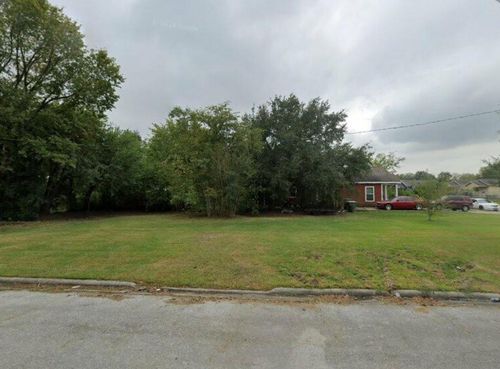 1747 Augusta Ave, Port Arthur, TX, 77640-3601 | Card Image