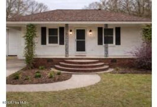 411 College Ave, Washington, NC, 27889-5210 | Card Image