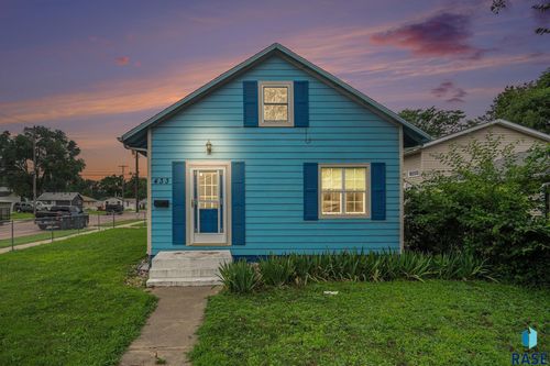 433 S Holly Ave, Sioux Falls, SD, 57104-3906 | Card Image