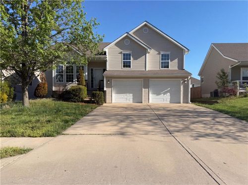 1105 Fox Run Trl, Platte City, MO, 64079-7700 | Card Image