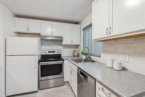 apt-a-82 Lionel Ave, Waltham, MA, 02452-4827 | Card Image